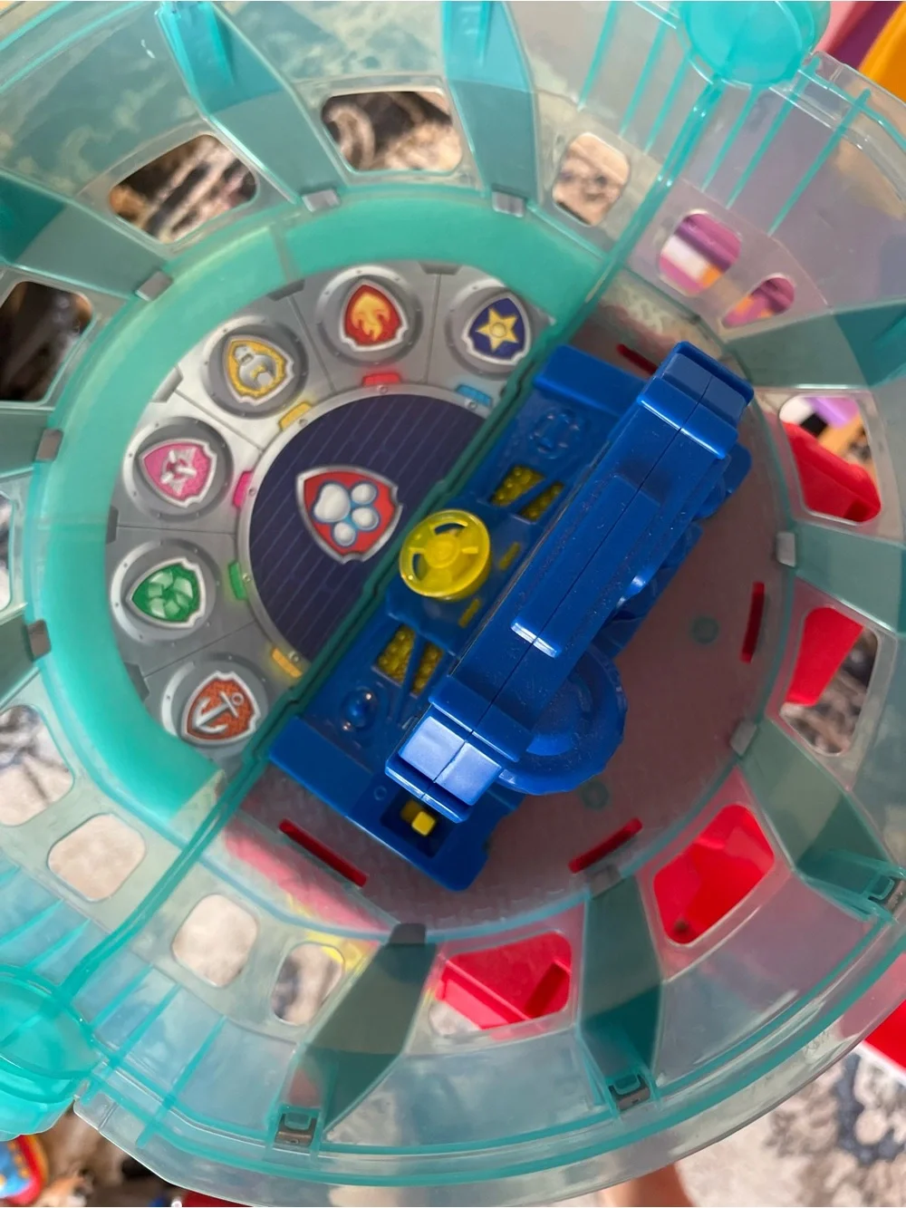 PAW patrol station with 2 trucks